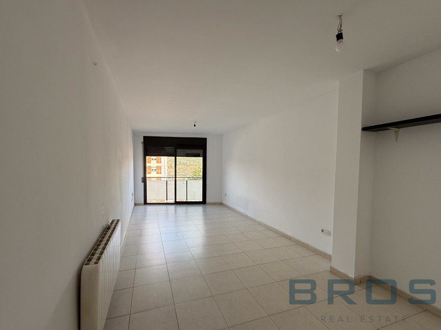 PIS AMB 2 DORMITORIS, 2 BANYS I ASCENSOR DEL 2008