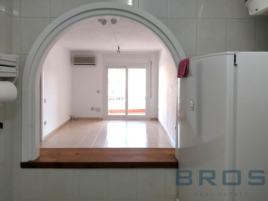 Piso de 75 m² a solo 1 minuto de la playa – Av. Montgó