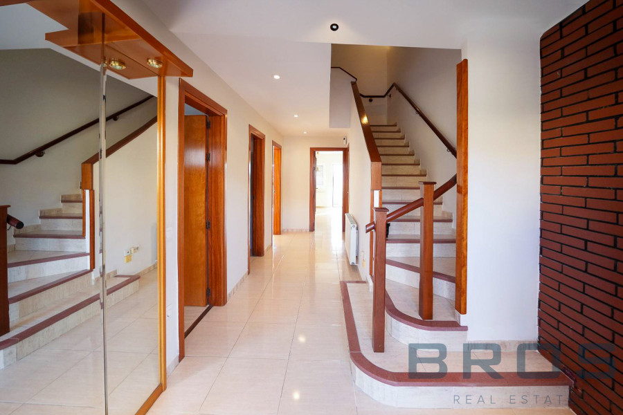 PRECIOSA CASA DE 3 PLANTAS EN ZONA MUY TRANQUILA – TORROELLA DE MONTGRÍ